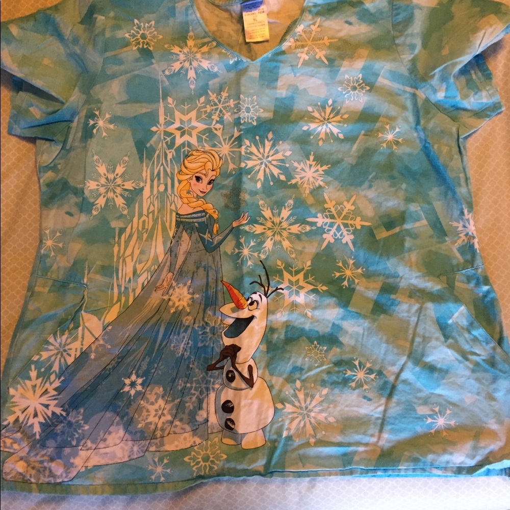 Used Xlarge Elsa & Olaf scrub top